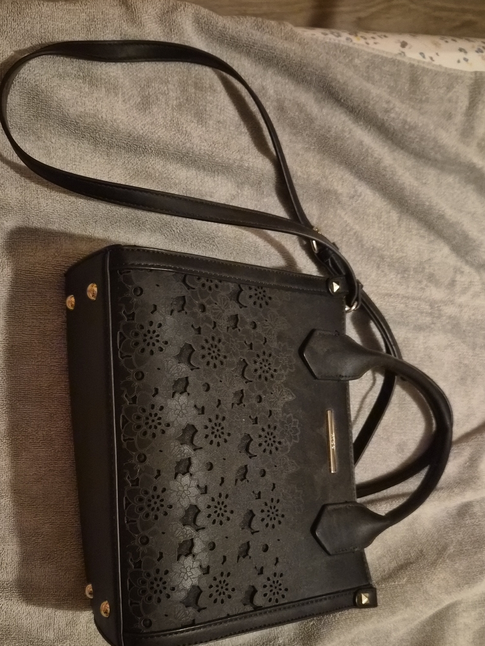 Black Women's Laser-Cut Tote Bag - Elegant Everyday Handbag